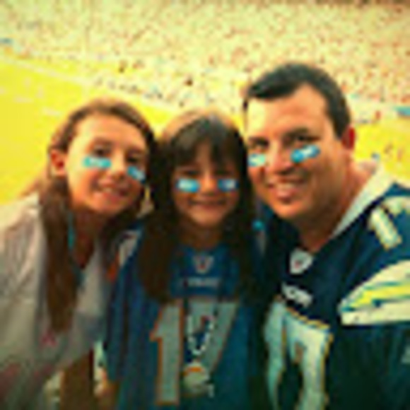 Meet your Posher, Cesar - Picture 1 of 1